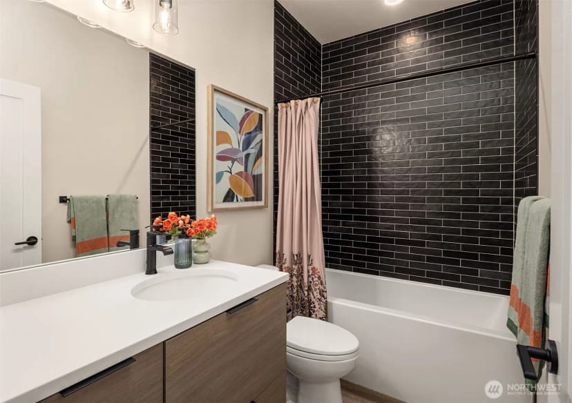 Property photo for 11524 38th Avenue Ne, Seattle photo 26