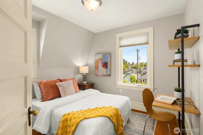 Property photo for 2146 4th Avenue W, Seattle photo 19