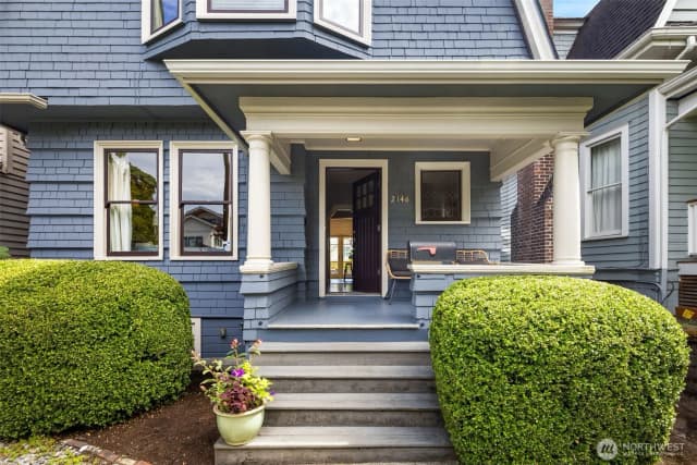 Property photo for 2146 4th Avenue W, Seattle photo 2