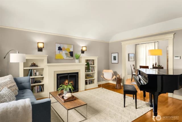 Property photo for 2146 4th Avenue W, Seattle photo 4