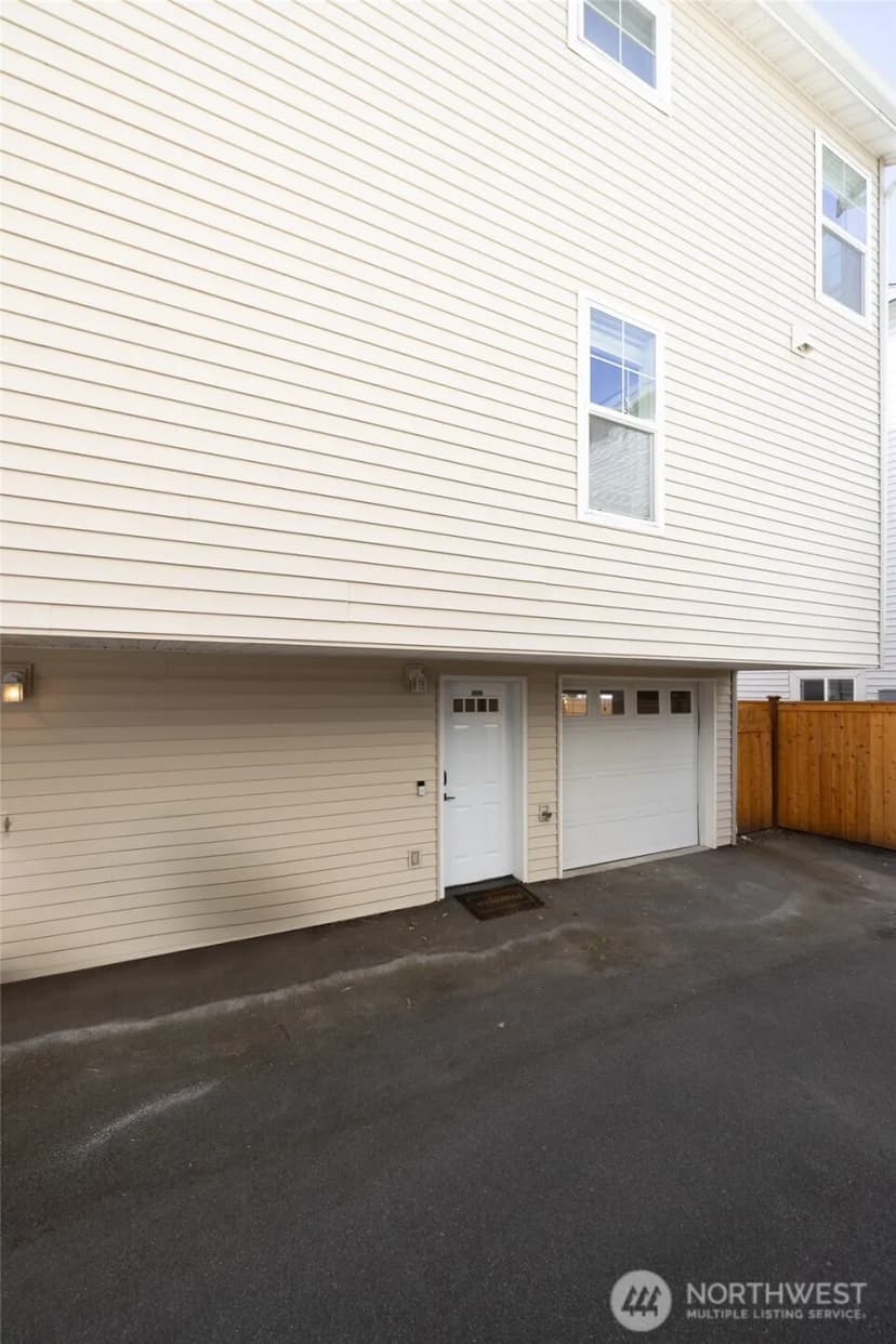 Property photo for 10303 N Evanston Avenue, Seattle photo 28