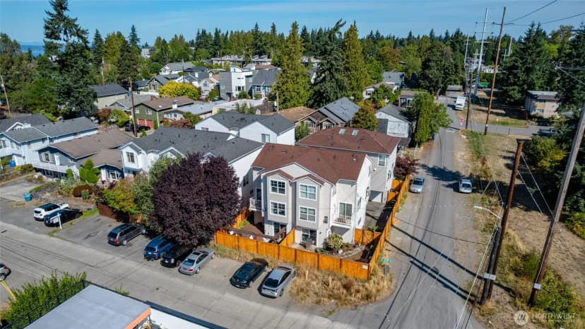 Property photo for 10303 N Evanston Avenue, Seattle photo 31
