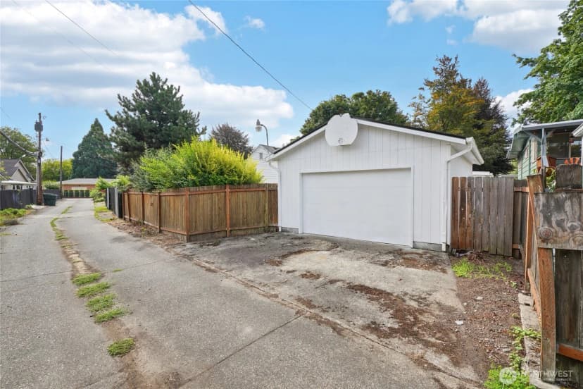 Property photo for 2640 Louisiana Street, Longview photo 34