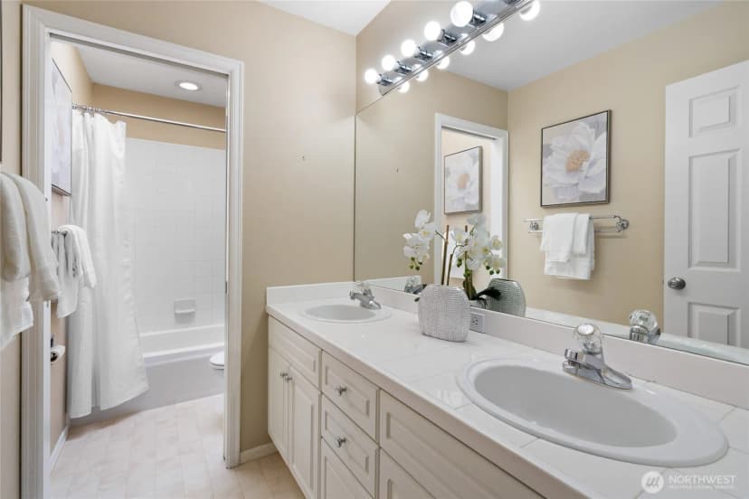 Property photo for 400 Everwood Court Nw, Issaquah photo 32