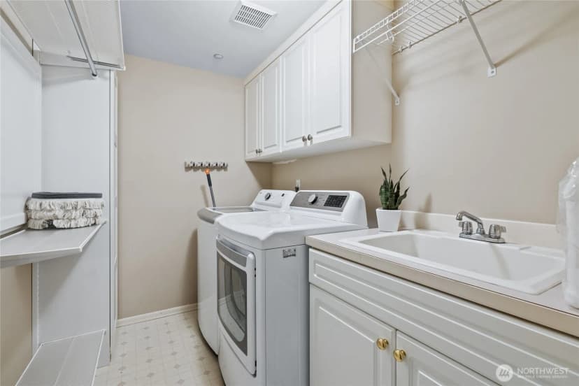 Property photo for 400 Everwood Court Nw, Issaquah photo 19
