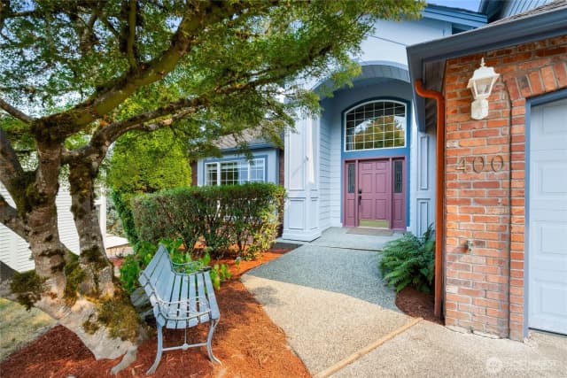 Property photo for 400 Everwood Court Nw, Issaquah photo 2