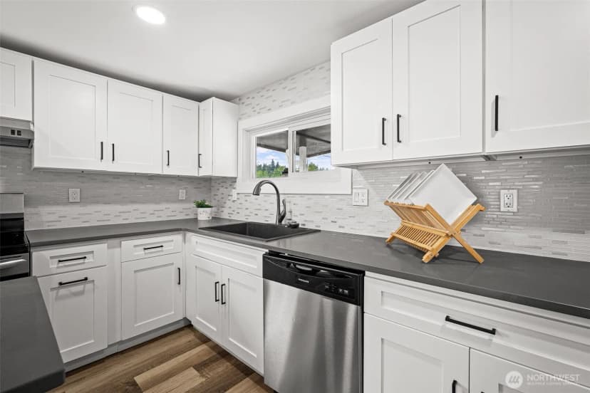 Property photo for 1501 N 19th Street, Mount Vernon photo 3