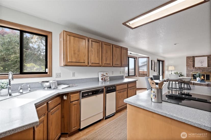 Property photo for 9926 76th Street Sw, Lakewood photo 13
