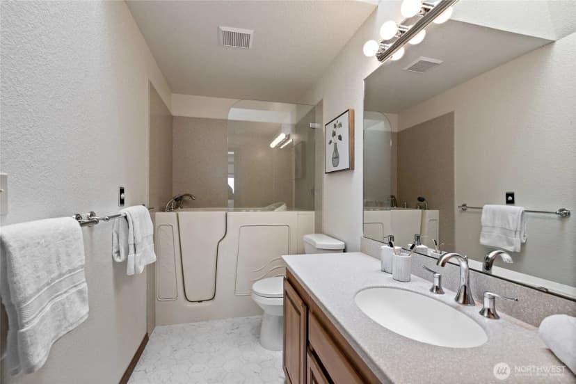 Property photo for 9926 76th Street Sw, Lakewood photo 22