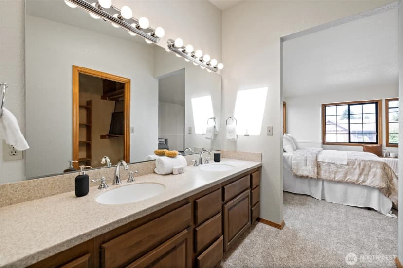Property photo for 9926 76th Street Sw, Lakewood photo 34