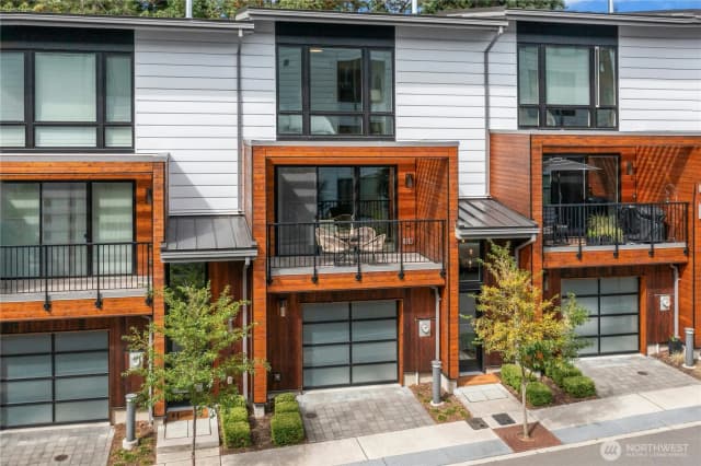Property photo for 744 Hanami Lane Ne, Bainbridge Island photo 2