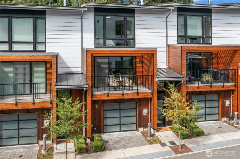 Property photo for 744 Hanami Lane Ne, Bainbridge Island photo 2