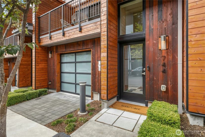 Property photo for 744 Hanami Lane Ne, Bainbridge Island photo 3