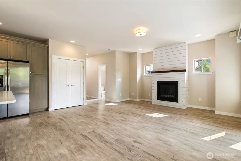 Property photo for 701 Springside Lane, Bellingham photo 14