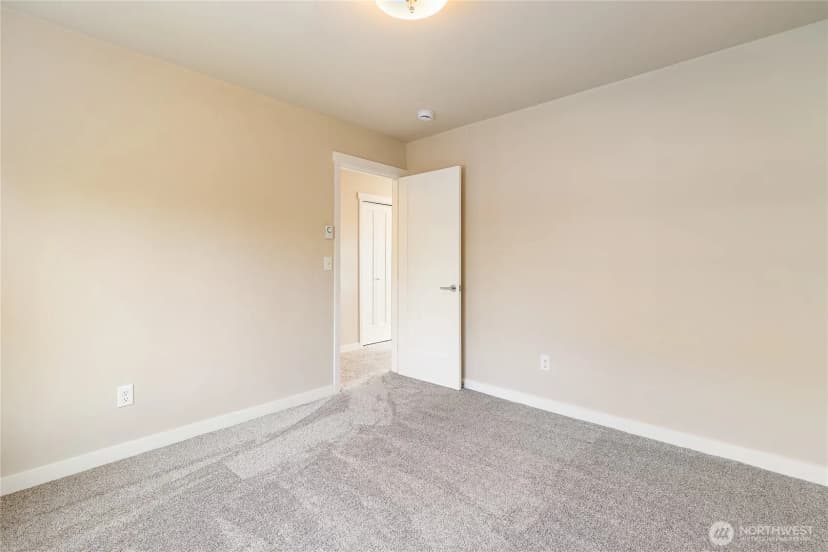 Property photo for 701 Springside Lane, Bellingham photo 23