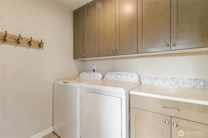 Property photo for 701 Springside Lane, Bellingham photo 32