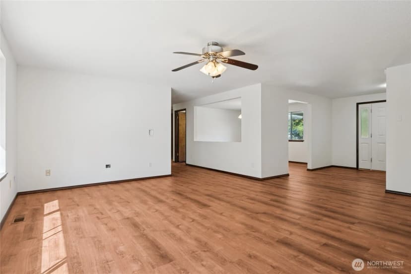Property photo for 4011 San Mar Drive Ne, Olympia photo 7