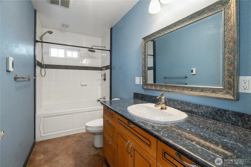 Property photo for 1033 W 11th Street, Port Angeles photo 15