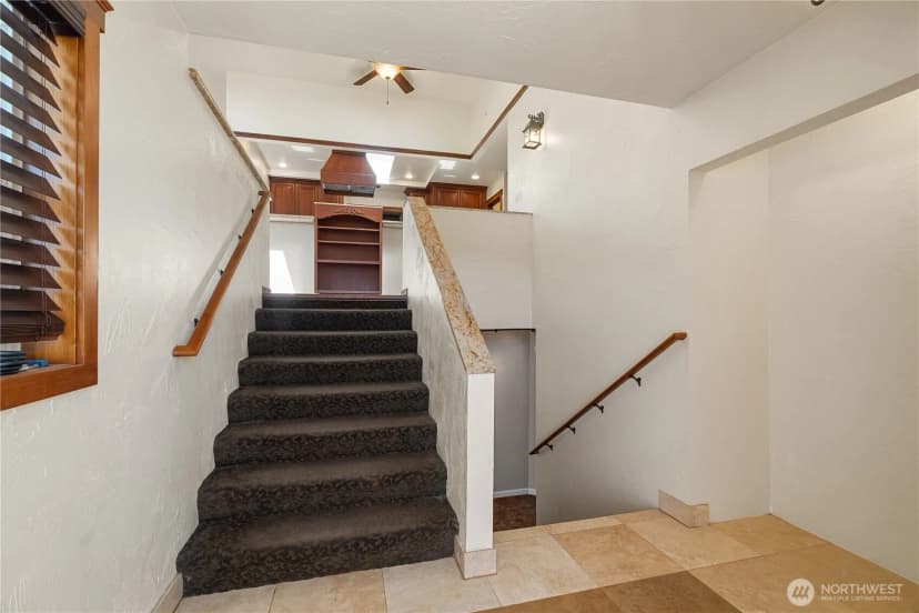 Property photo for 1033 W 11th Street, Port Angeles photo 12