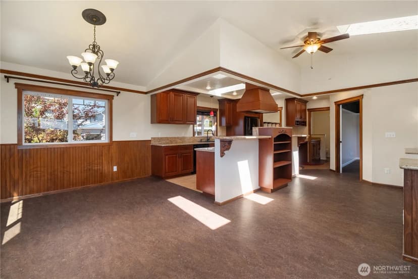 Property photo for 1033 W 11th Street, Port Angeles photo 9