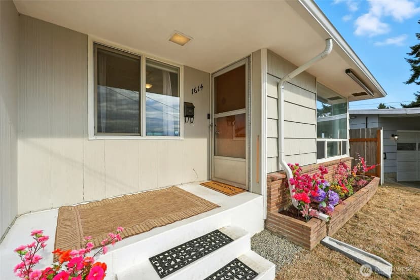 Property photo for 1614 Scott Place, Bremerton photo 2