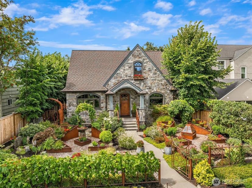 Property photo for 2563 W Viewmont Way W, Seattle