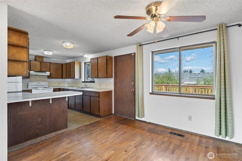Property photo for 22911 32nd Avenue W, Brier photo 12