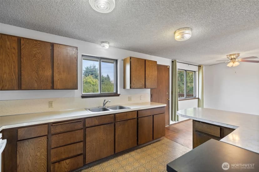 Property photo for 22911 32nd Avenue W, Brier photo 14