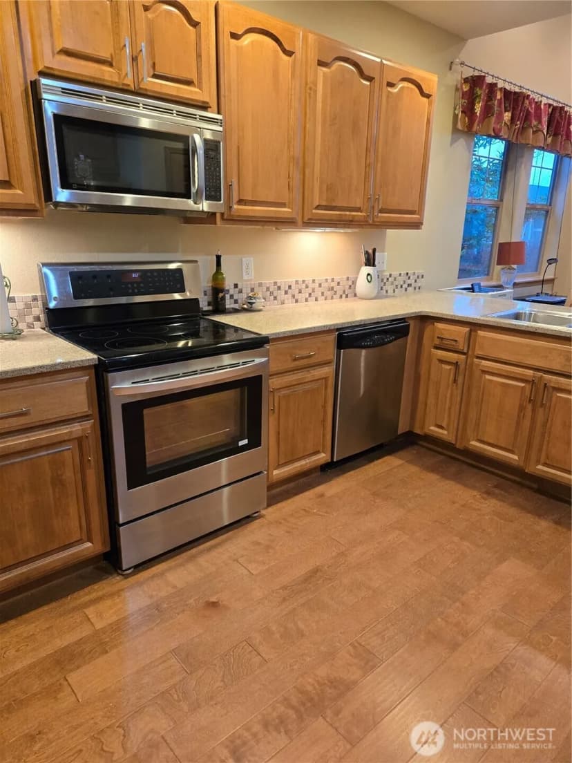 Property photo for 8650 Bainbridge Loop Ne, Lacey photo 13