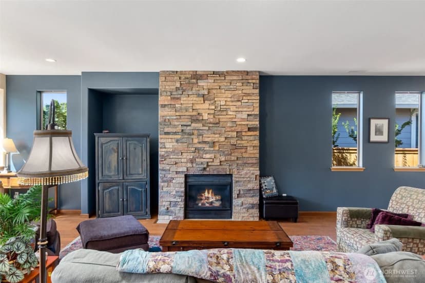 Property photo for 8650 Bainbridge Loop Ne, Lacey photo 5