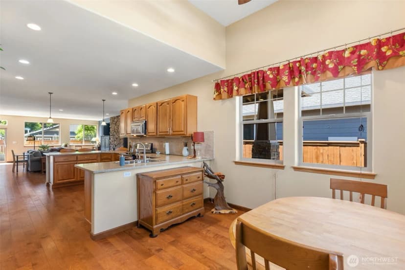 Property photo for 8650 Bainbridge Loop Ne, Lacey photo 19