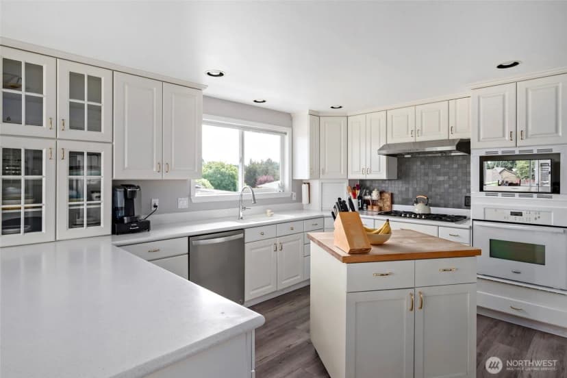 Property photo for 3802 N Avenue, Anacortes photo 9