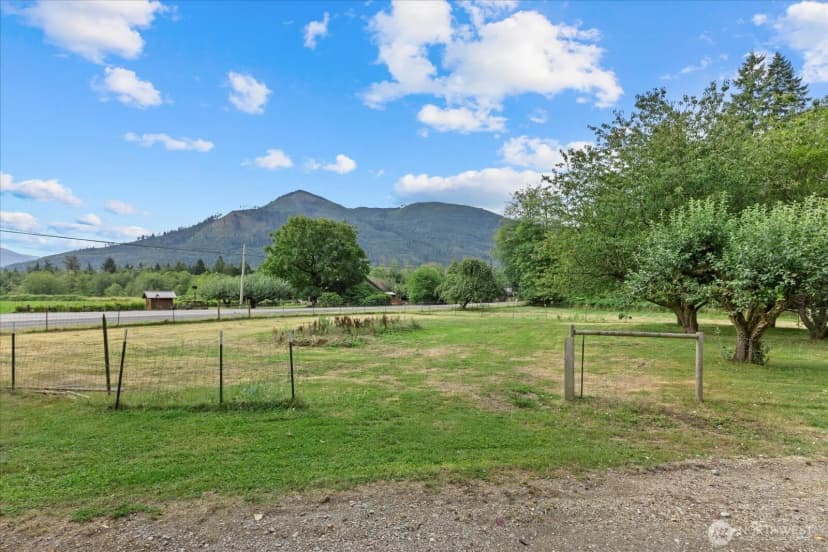 Property photo for 31295 S Skagit Highway, Sedro Woolley photo 16
