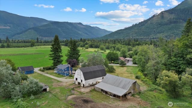 Property photo for 31295 S Skagit Highway, Sedro Woolley photo 3