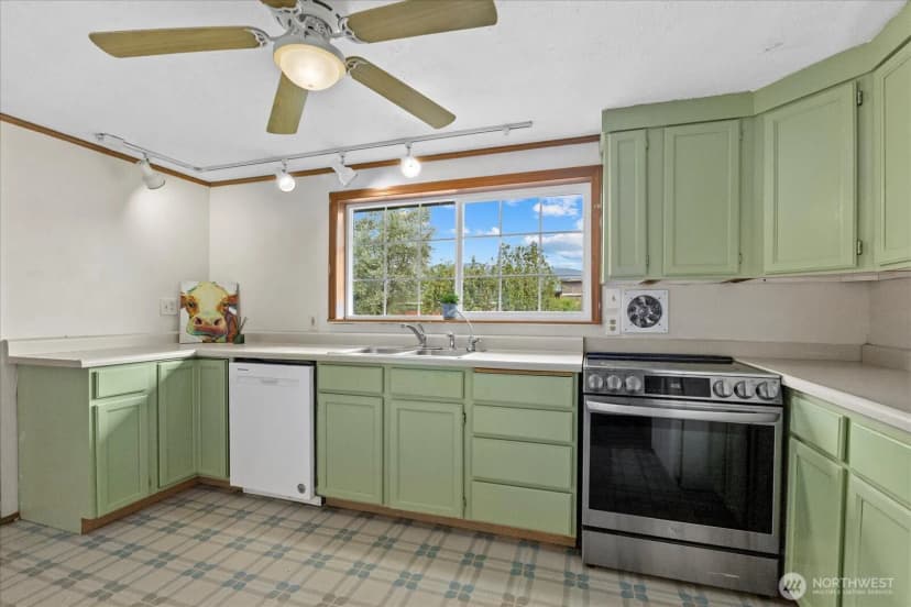 Property photo for 31295 S Skagit Highway, Sedro Woolley photo 13