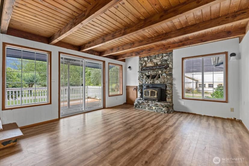 Property photo for 31295 S Skagit Highway, Sedro Woolley photo 9