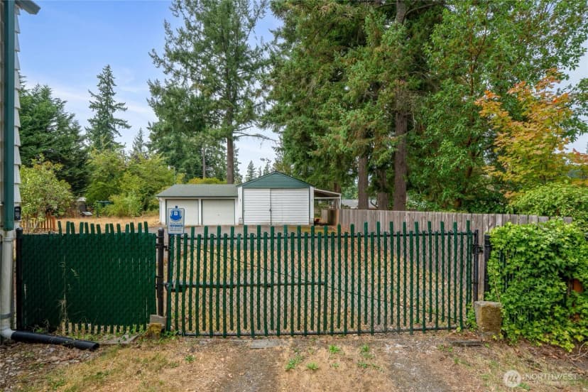 Property photo for 8131 Veterans Drive Sw, Lakewood photo 24