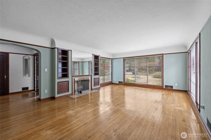 Property photo for 8131 Veterans Drive Sw, Lakewood photo 12