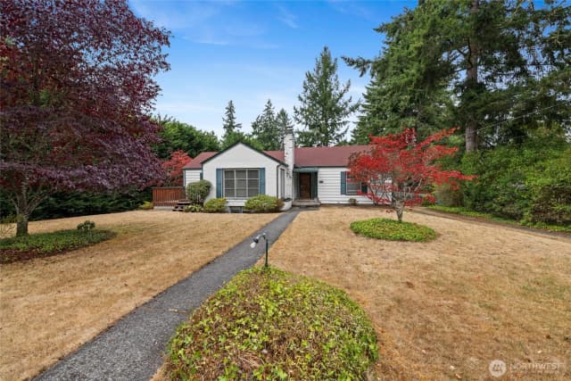 Property photo for 8131 Veterans Drive Sw, Lakewood photo 3
