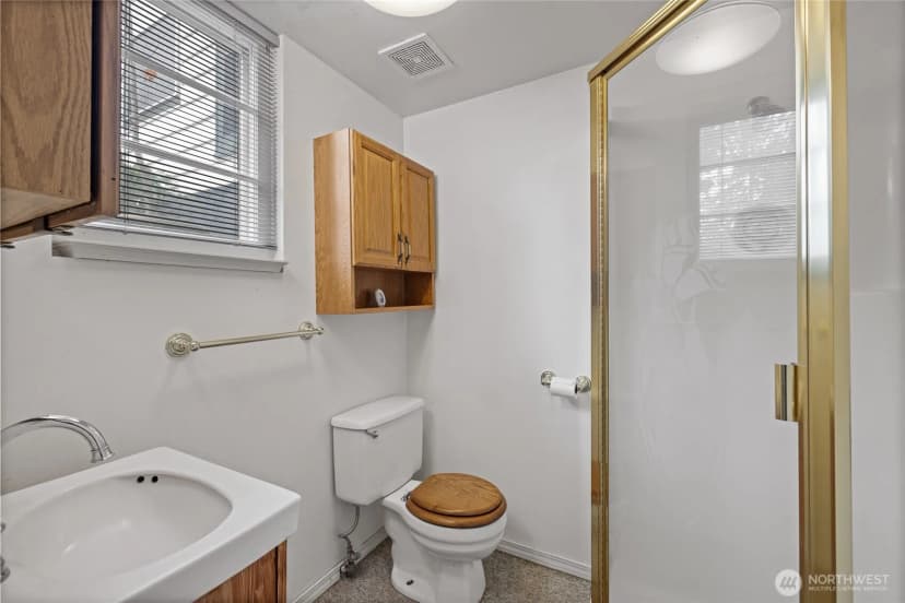 Property photo for 8131 Veterans Drive Sw, Lakewood photo 23