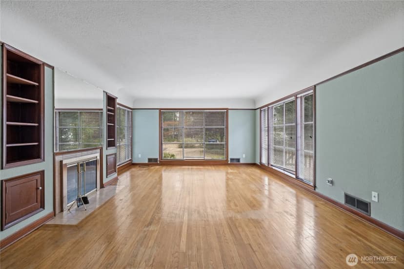 Property photo for 8131 Veterans Drive Sw, Lakewood photo 11