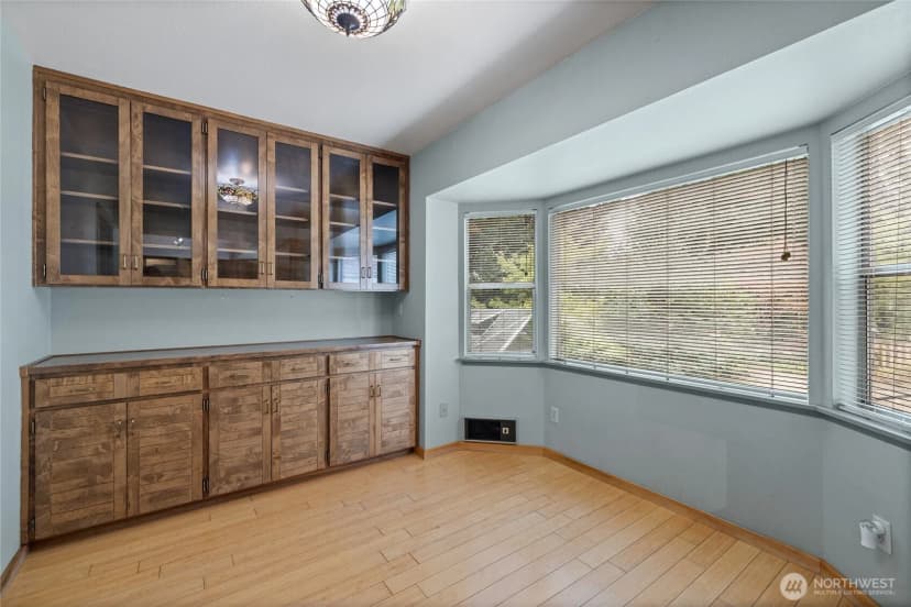 Property photo for 8131 Veterans Drive Sw, Lakewood photo 10
