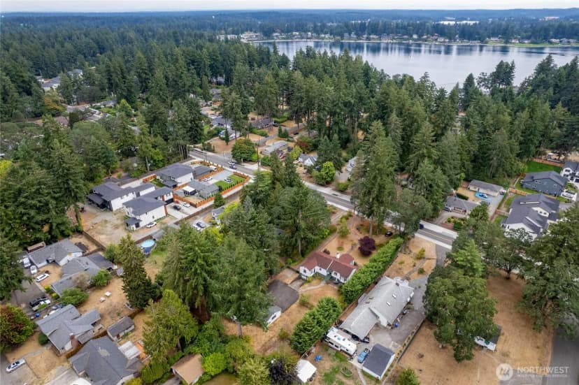 Property photo for 8131 Veterans Drive Sw, Lakewood photo 7