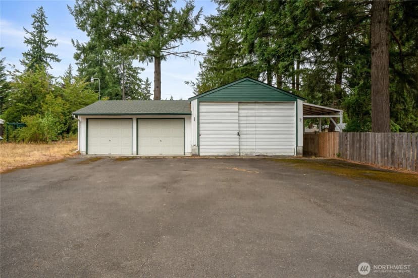 Property photo for 8131 Veterans Drive Sw, Lakewood photo 25