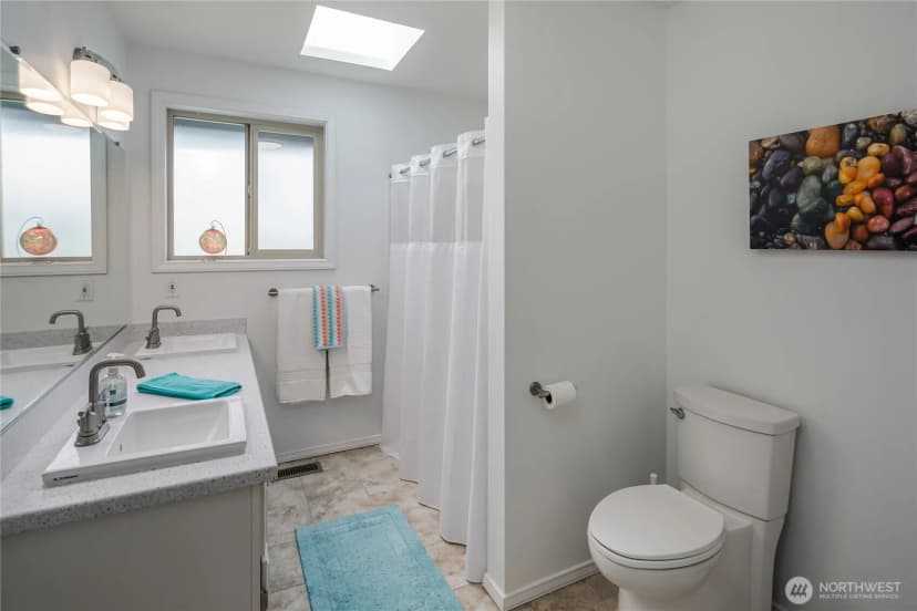 Property photo for 805 E Pacificview Drive, Bellingham photo 27