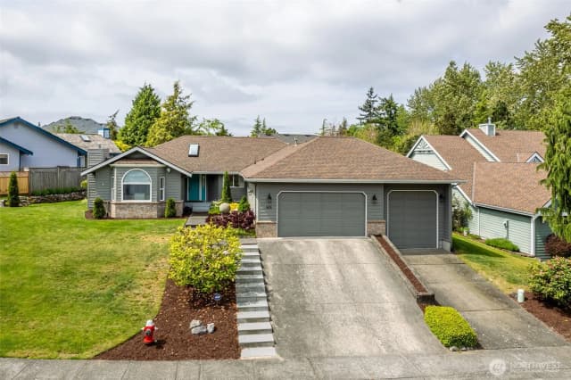 Property photo for 805 E Pacificview Drive, Bellingham photo 2