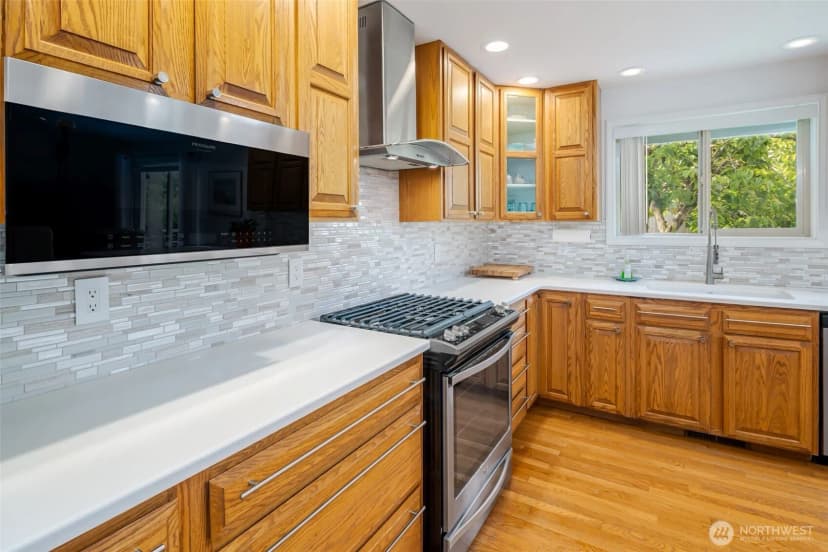 Property photo for 805 E Pacificview Drive, Bellingham photo 18