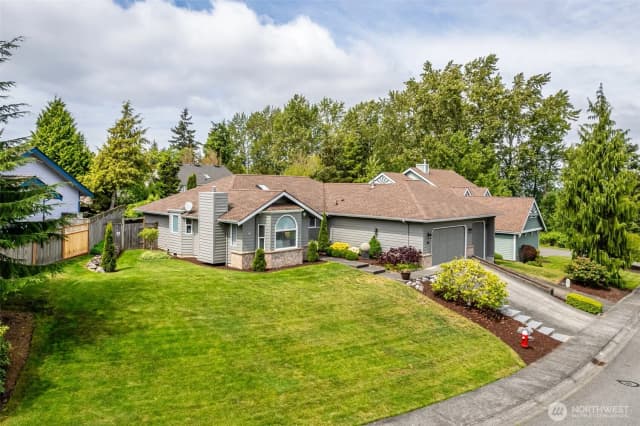 Property photo for 805 E Pacificview Drive, Bellingham photo 3