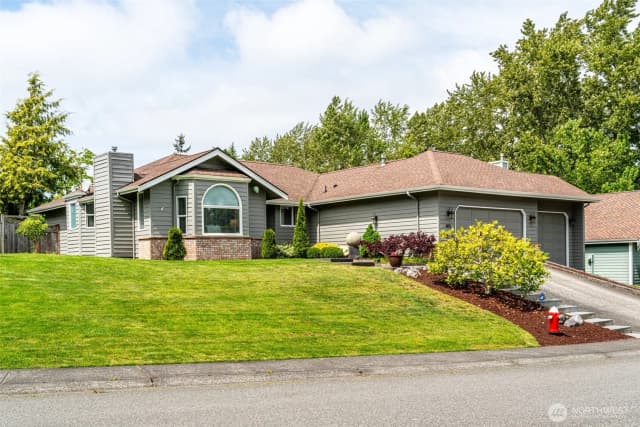 Property photo for 805 E Pacificview Drive, Bellingham photo 4