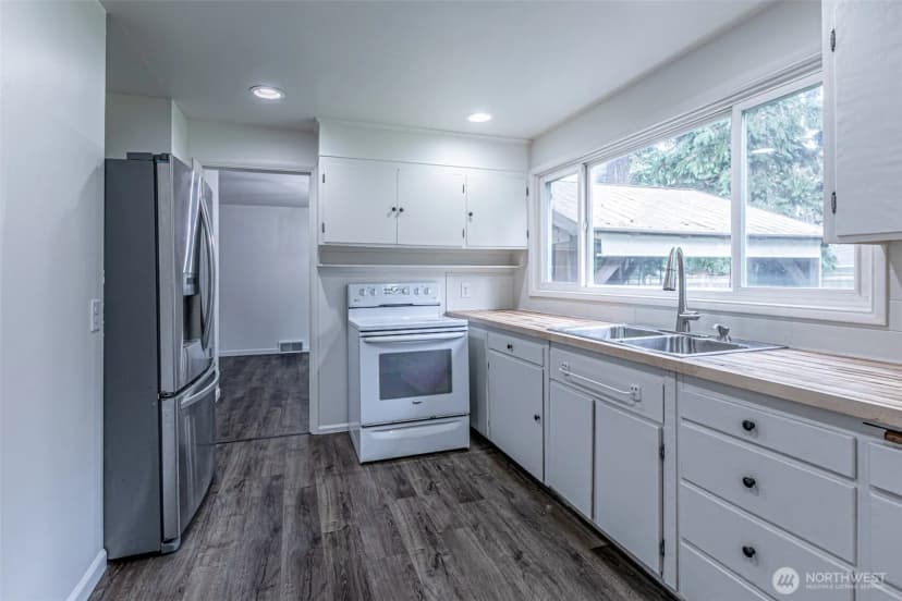 Property photo for 6357 School Street Sw, Lakewood photo 14